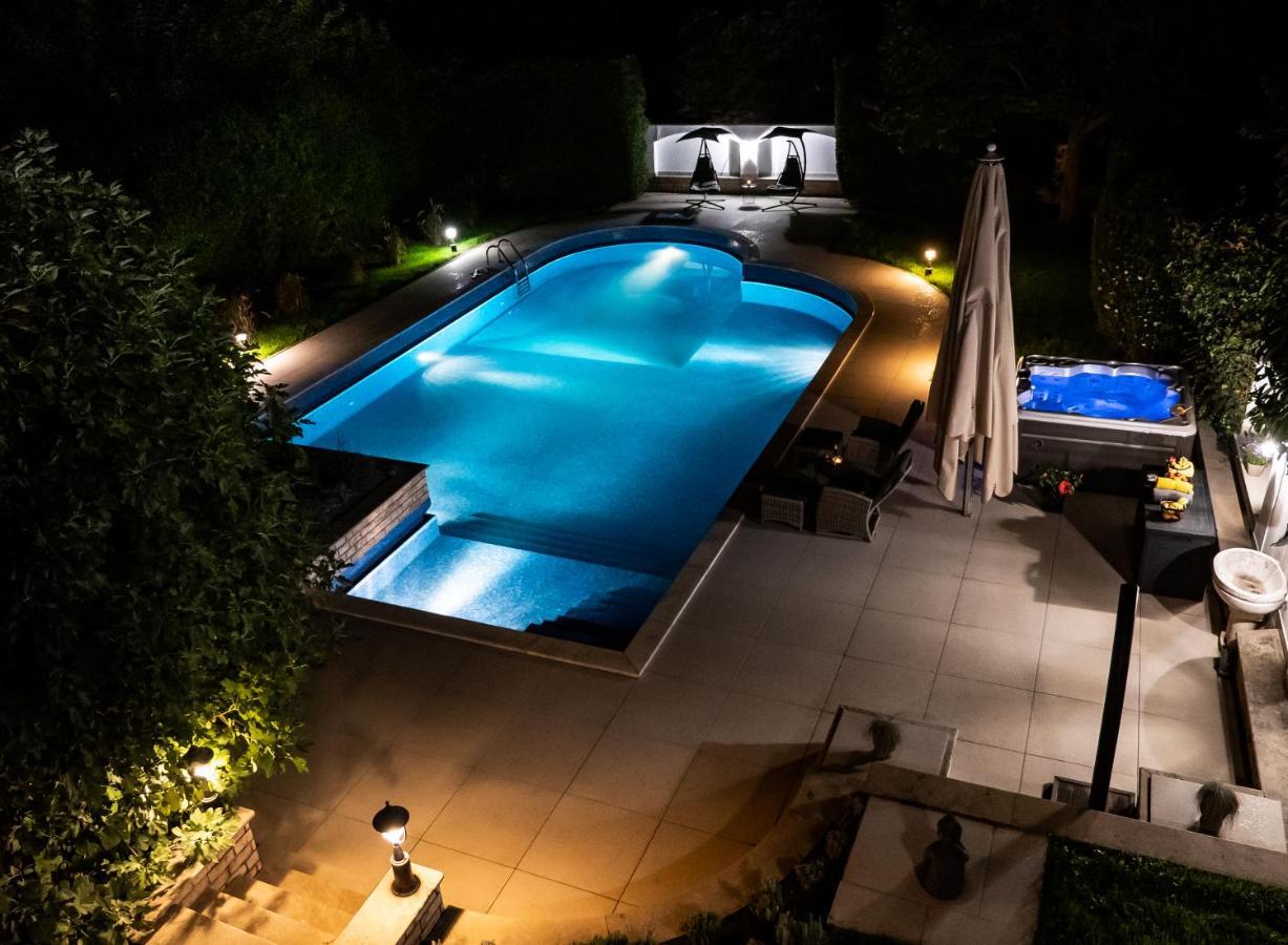 Fuege Villa Luxury & Wellness Balatonfured Bagian luar foto