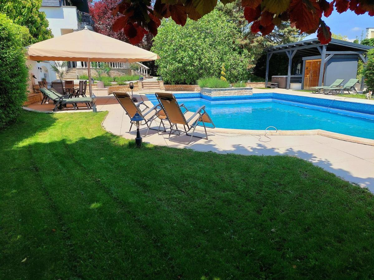 Fuege Villa Luxury & Wellness Balatonfured Bagian luar foto
